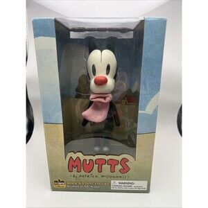 Mutts MOOCH Vinyl Figure collectible item by Patrick McDonnell 8” 2006